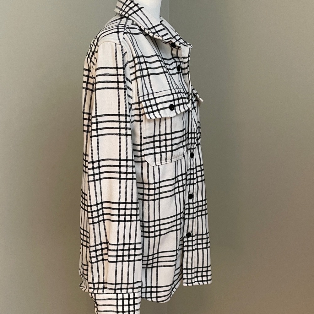 H&M Black and White Plaid Casual Button Down Shirt - Picture 3 of 4